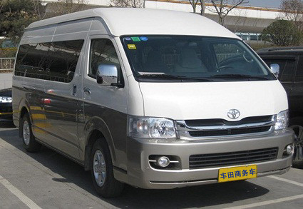 豐田商務車 17座